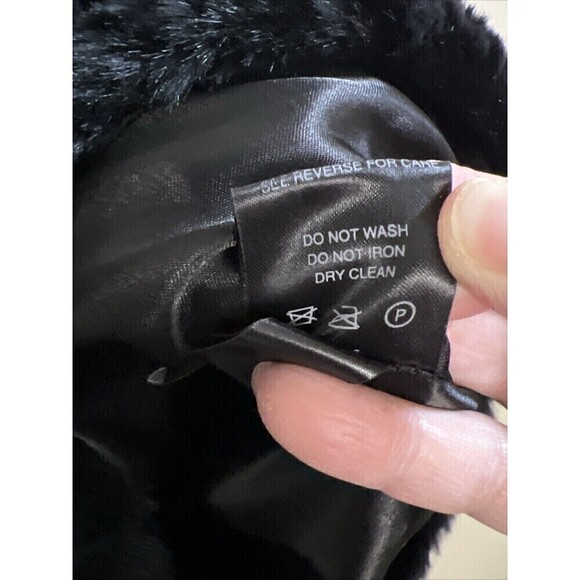 Black Rivet Poncho Women's One Size Black Faux Rabbit Fur Boat Neck Shawl Poncho - Picture 6 of 9